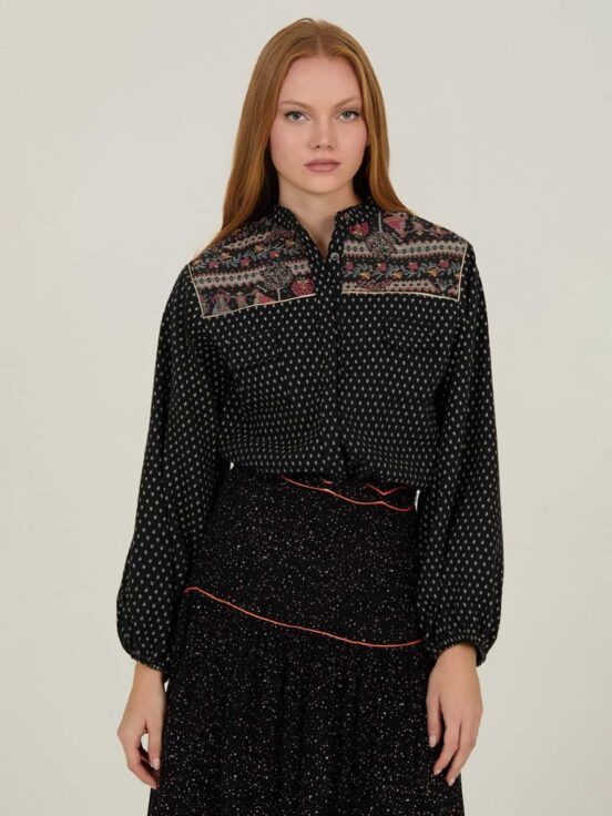 blusa con Canesú Bordado Folclórico